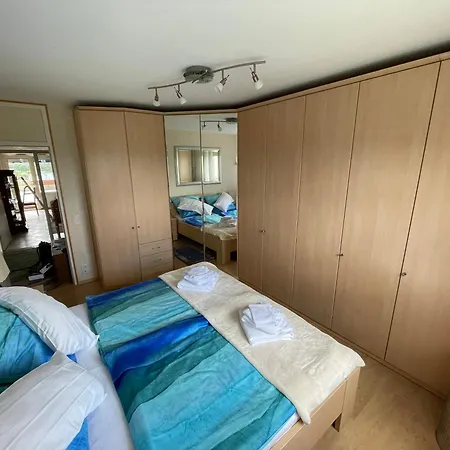 Zentrales Rooftop-apartment Mit Balkon Fuer Bis Zu 5 Personen Marl