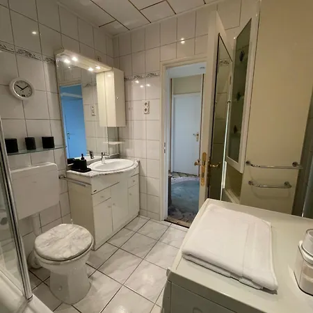 Zentrales Rooftop-apartment Mit Balkon Fuer Bis Zu 5 Personen Apartment