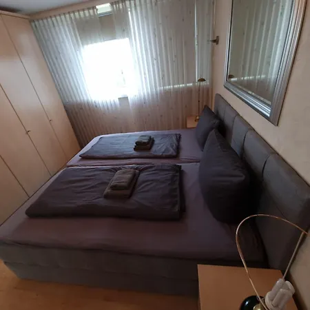 Lejlighed Zentrales Fuer Bis Zu 5 Personen Mit Balkon, Parkplatz, Waschmaschine & Direkten Einkaufsmoeglichkeiten