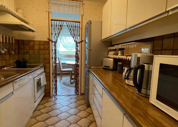 Zentrales Fuer Bis Zu 5 Personen Mit Balkon, Parkplatz, Waschmaschine & Direkten Einkaufsmoeglichkeiten Marl (Recklinghausen)