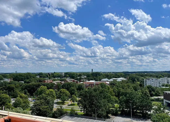 Zentrales Fuer Bis Zu 5 Personen Mit Balkon, Parkplatz, Waschmaschine & Direkten Einkaufsmoeglichkeiten Lägenhet Marl (Recklinghausen)