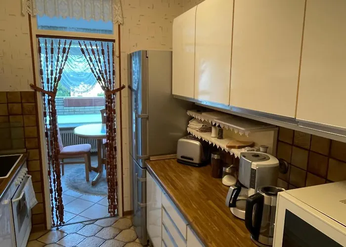 Zentrales Fuer Bis Zu 5 Personen Mit Balkon, Parkplatz, Waschmaschine & Direkten Einkaufsmoeglichkeiten * Marl (Recklinghausen)