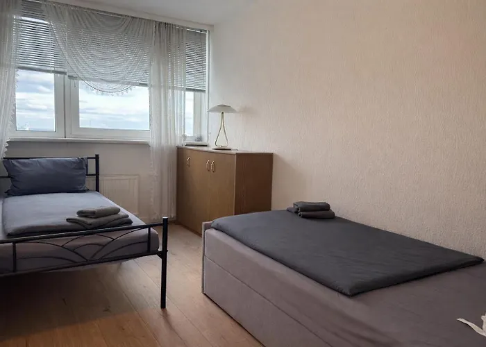 Lejlighed Zentrales Fuer Bis Zu 5 Personen Mit Balkon, Parkplatz, Waschmaschine & Direkten Einkaufsmoeglichkeiten